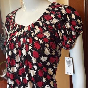 NWT Style&Co size small Stylish Women's Top with pink/Red and White Pattern